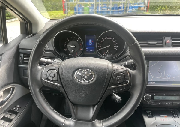 Toyota Avensis cena 47900 przebieg: 170000, rok produkcji 2016 z Strzyżów małe 326